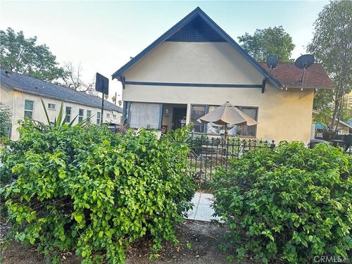 3848 Locust St, Riverside, CA, 92501-3122 | Card Image