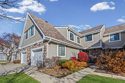 2526 Essex Dr, Northbrook, IL, 60062-7028 | Card Image