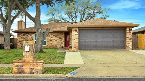 6725 Meadowbreeze Pkwy, Corpus Christi, TX, 78414-2617 | Card Image