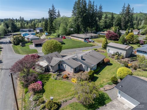 524 Carl Way, Aberdeen, WA, 98520-7903 | Card Image