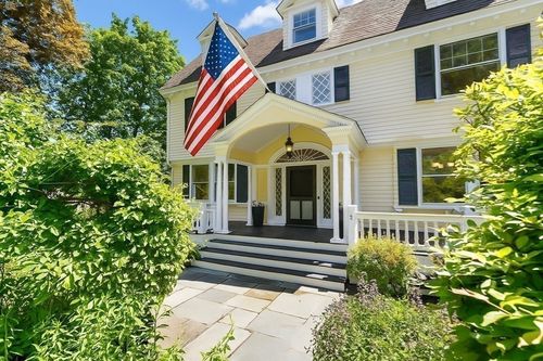 10 Eliot Rd, Lexington, MA, 02421-5610 | Card Image