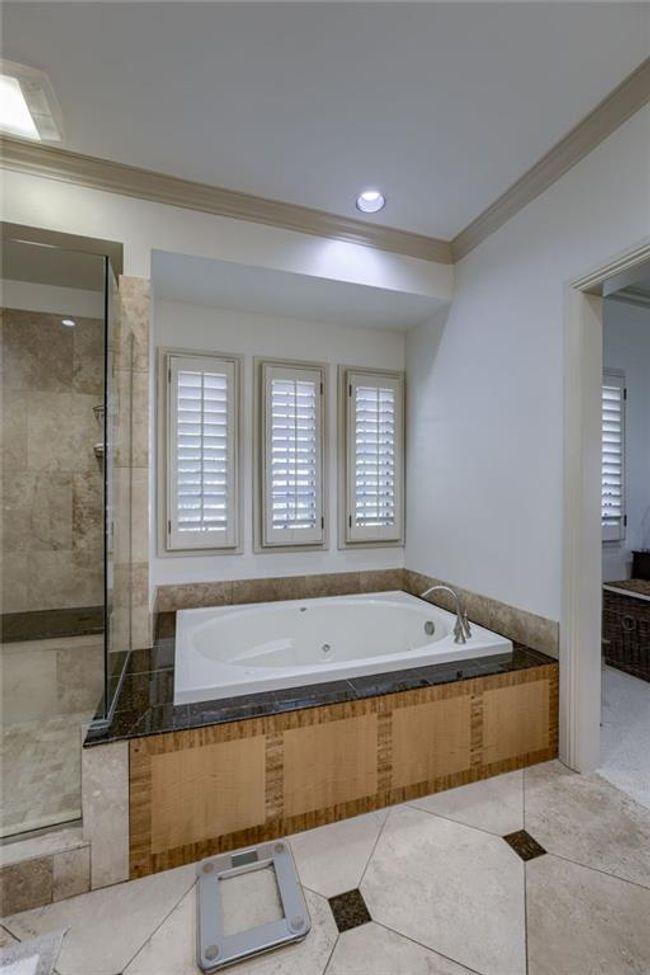 9717 Overbrook Rd, House other with 5 bedrooms, 5 bathrooms and null parking in Leawood KS | Image 19