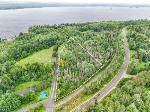 2-00 Mcneill Rd, Braeside, ON, K0A1G0 | Card Image