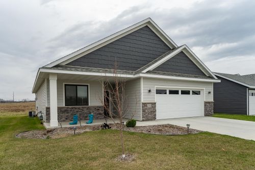 2019 Douglas Trail Drive Se, Pine Island, MN, 55963 | Card Image