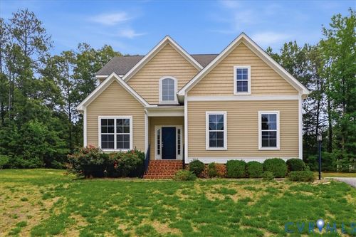 8813 Lake Jordan Cir, North Dinwiddie, VA, 23803-6591 | Card Image