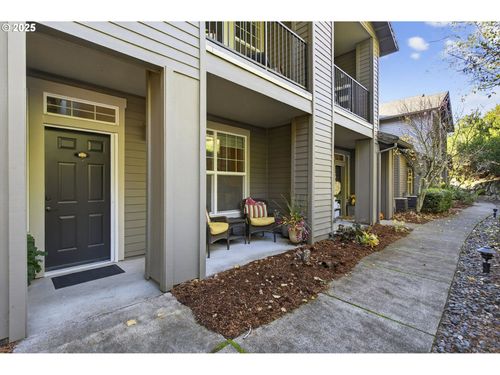 880 Springtree Ln, West Linn, OR, 97068-5177 | Card Image