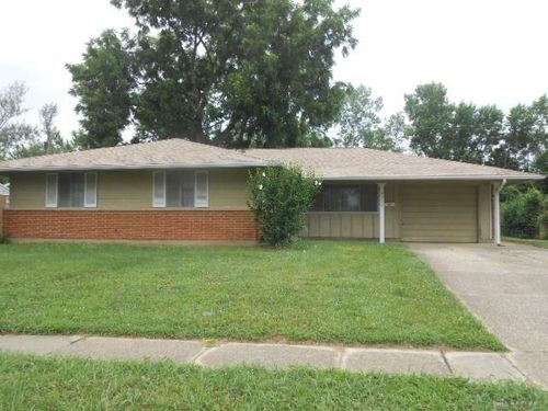 7999 Blackshear Dr, Dayton, OH, 45424-2126 | Card Image