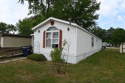 587 Harvest Ln, Muskegon, MI, 49442-2915 | Card Image