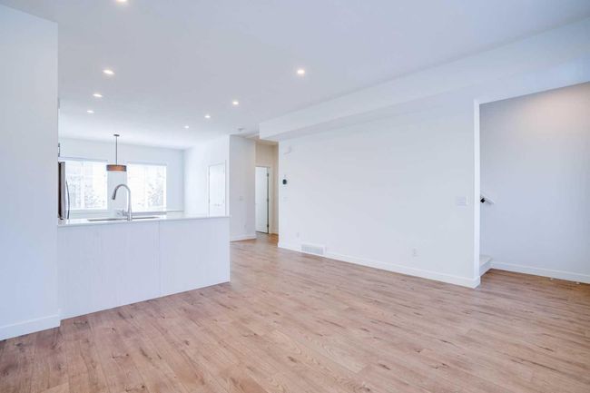 14209 1 St Nw, Home with 4 bedrooms, 2 bathrooms and 2 parking in Calgary AB | Image 7
