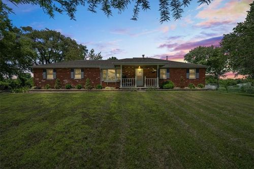 28010 E Lone Jack Ls Rd, Lee's Summit, MO, 64086-9494 | Card Image