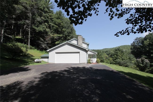 581 N Fork New River Rd, House other with 4 bedrooms, 3 bathrooms and null parking in Lansing NC | Image 6