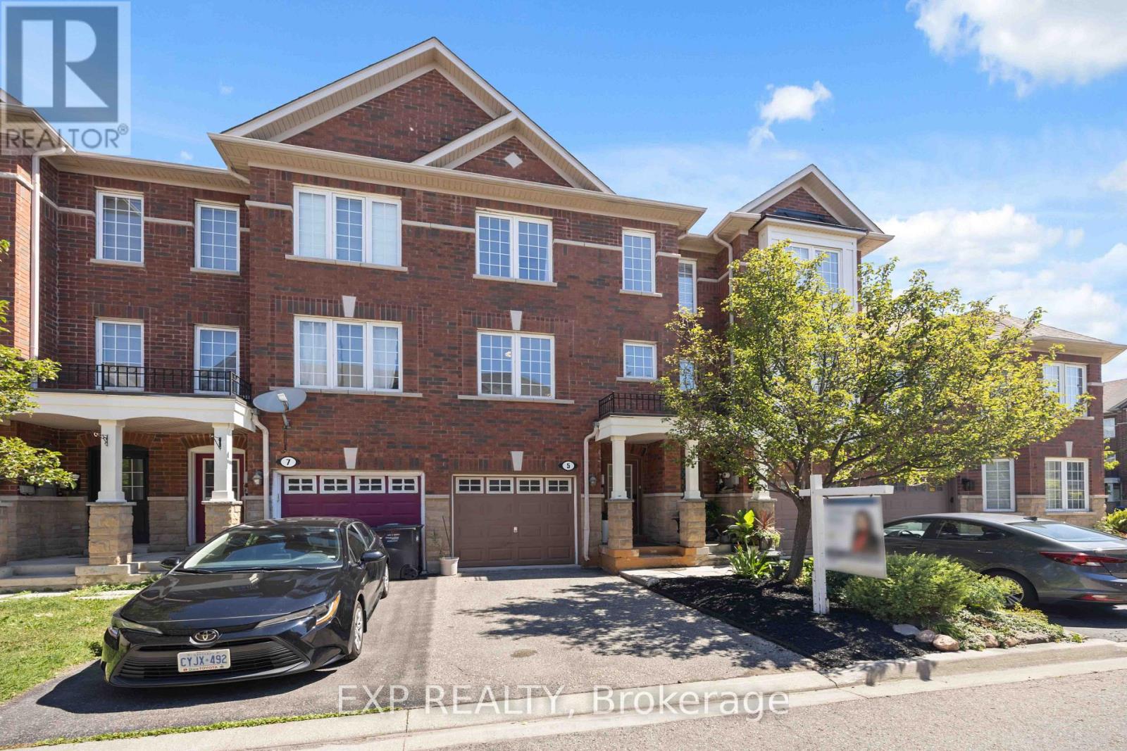 Residential in Brampton (Downtown Brampton) 2