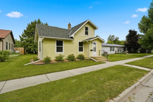 109 Kneale Ave S, Thief River Falls, MN, 56701-3210 | Card Image