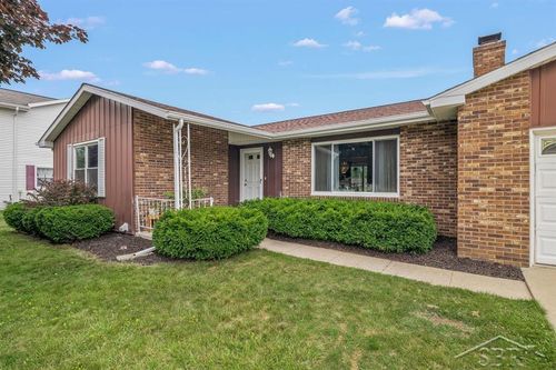 2879 Briarwood Dr, Saginaw, MI, 48601-5841 | Card Image