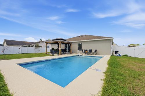 684 Se Crescent Ave, Port Saint Lucie, FL, 34984-4503 | Card Image