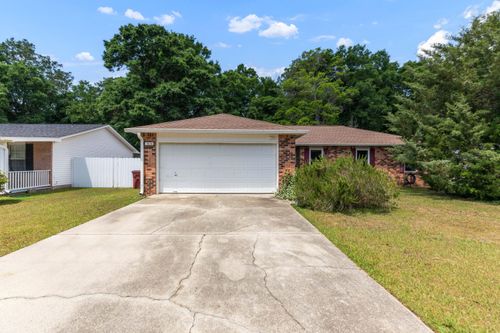 5518 Chantilly Circle, Milton, FL, 32583 | Card Image