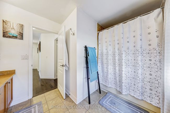 936 Langford St, House other with 5 bedrooms, 4 bathrooms and 4 parking in Oshawa ON | Image 19