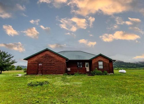 33537 Ann St, Lone Rock, WI, 53556-4040 | Card Image