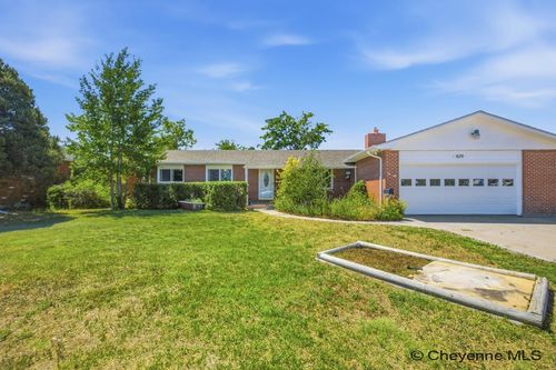 829 E Carlson St, Cheyenne, WY, 82009 | Card Image