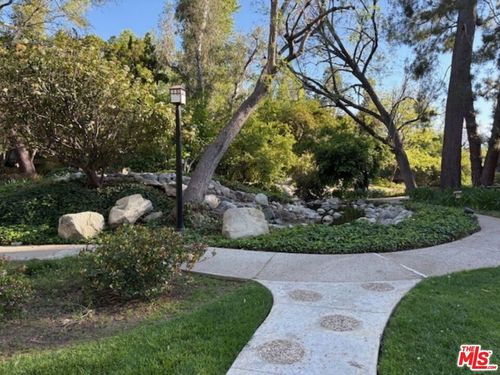 290-7120 Carlson Cir, Canoga Park, CA, 91303-1811 | Card Image