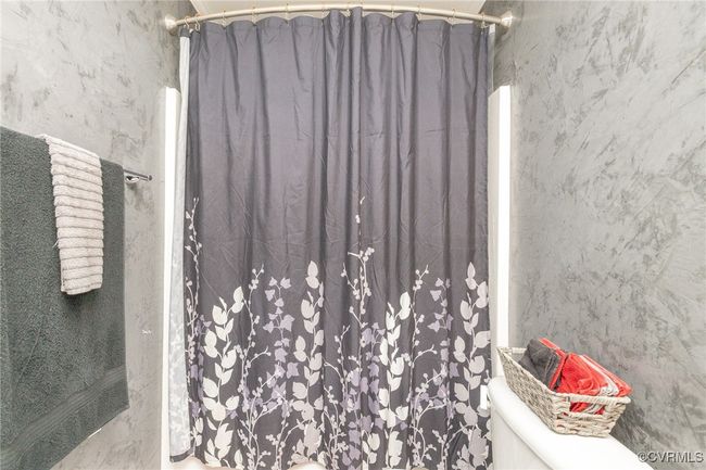 Full bath, 2nd floor | Image 27