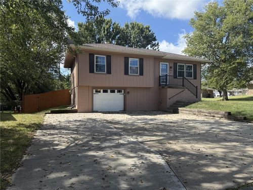 1504 Hawthorne Cir, Pleasant Hill, MO, 64080 | Card Image