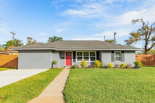 232 Birch St, Lake Jackson, TX, 77566-4230 | Card Image