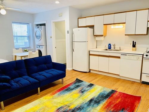 1r-12 Regent St, Cambridge, MA, 02140-2067 | Card Image