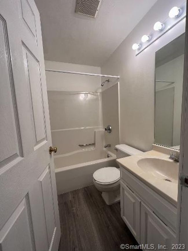 APT-51 - 16 Vernon Ave, Condo with 1 bedrooms, 1 bathrooms and 1 parking in Vernon CT | Image 9