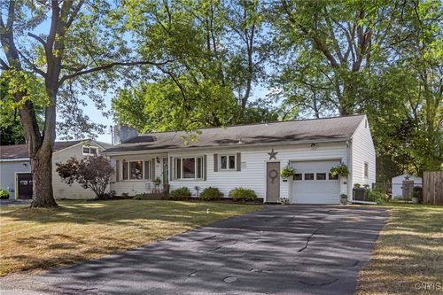 407 Fletcher Dr, Syracuse, NY, 13212-2713 | Card Image