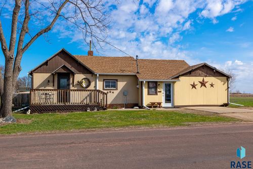 402 E 1st St Street, Marion, SD, 57043 | Card Image