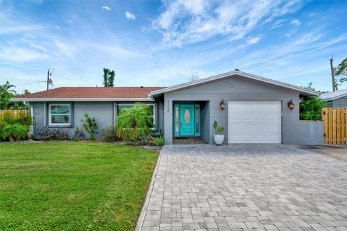3339 Shamrock Dr, Venice, FL, 34293-2955 | Card Image