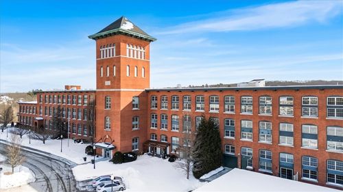 unit-241-1 Tupperware Dr, North Smithfield, RI, 02896-6876 | Card Image