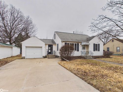 909 S 7th St, Fairfield, IA, 52556-4028 | Card Image