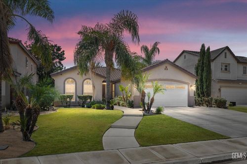  Compass Avenue, Bakersfield, CA, 93312 | Card Image