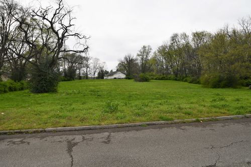 1409 Jones Ave, Nashville, TN, 37207-5556 | Card Image