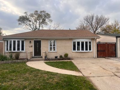 8420 S Keating Avenue, House other with 4 bedrooms, 1 bathrooms and 4 parking in CHICAGO IL | Image 1