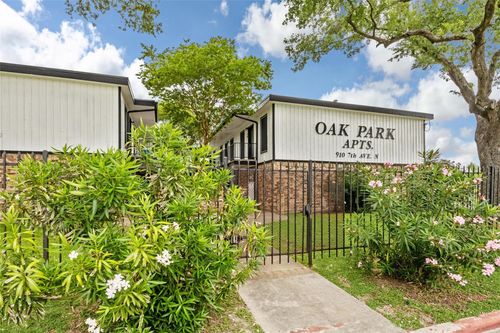 apt-12-910 7th Ave N, Texas City, TX, 77590-7464 | Card Image