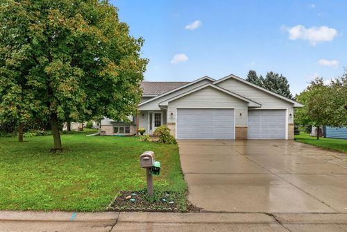 135 Obrien Pkwy, Belle Plaine, MN, 56011-9281 | Card Image