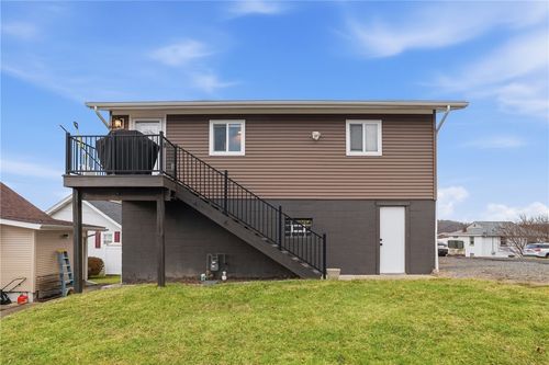 215 Dombroski Ave, New Kensington, PA, 15068-2077 | Card Image