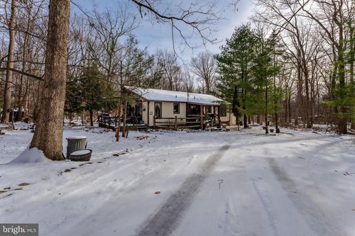 415 White Oak Rd, Lehighton, PA, 18235-5947 | Card Image