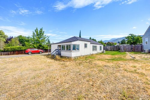 1342 E Main Street, Ashland, OR, 97520 | Card Image