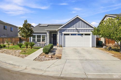 9104 Woodbrook Dr, Shafter, CA, 93263-9676 | Card Image