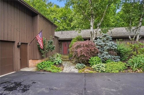 680 Windward Drive, Aurora, OH, 44202 | Card Image