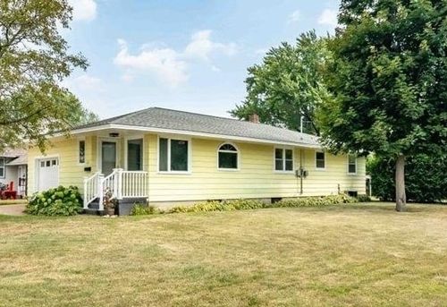 361 20th Ave S, Wisconsin Rapids, WI, 54495-2352 | Card Image