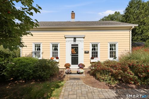 113 Spring St, Manchester, CT, 06040-6638 | Card Image