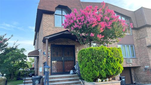 2fl-19-07 Clintonville St, Whitestone, NY, 11357-3849 | Card Image