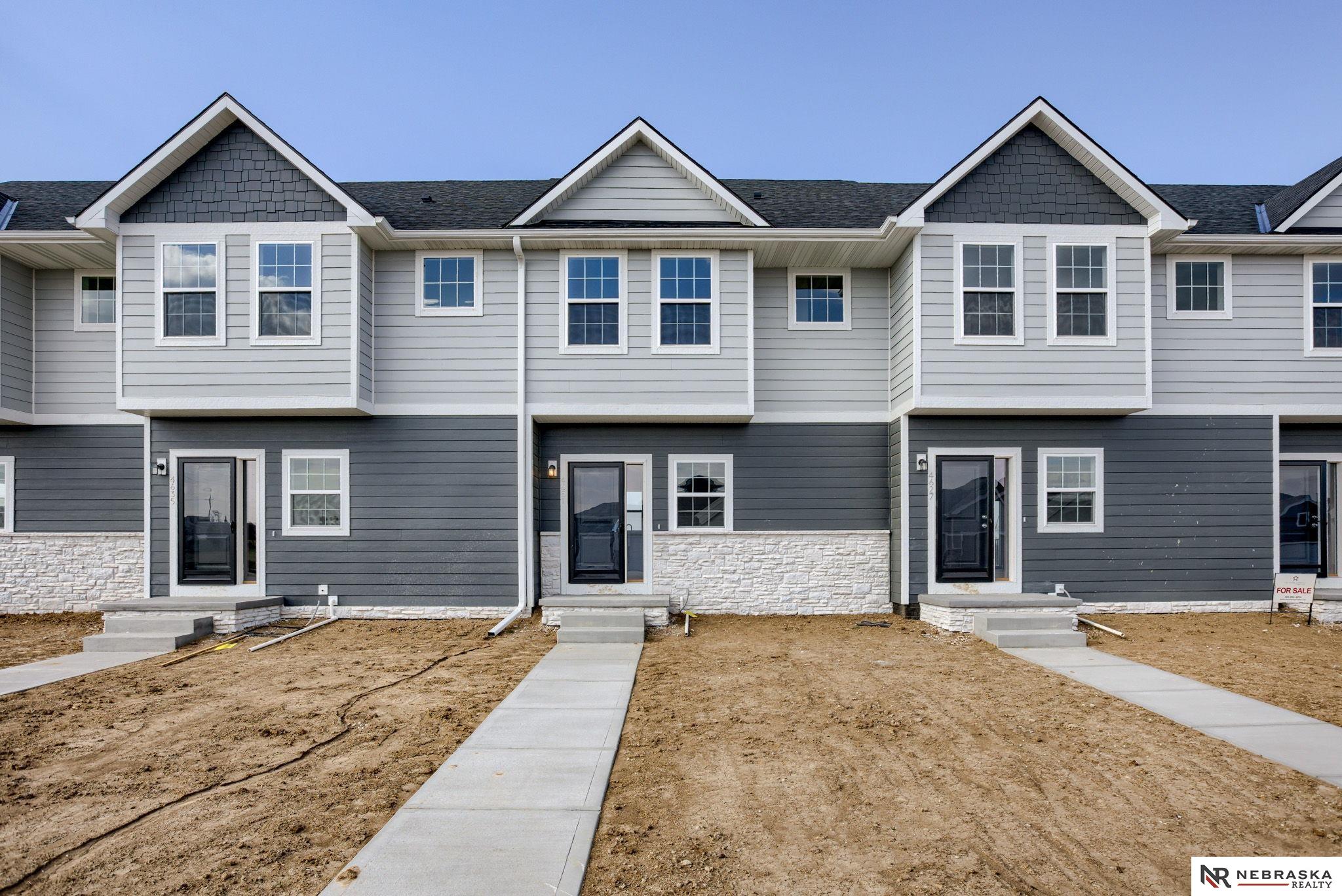 Leawood Ct, Papillion, NE 68133