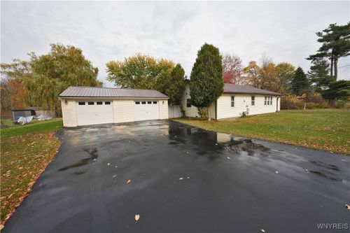 720 Bennett Road, Evans, NY, 14006 | Card Image