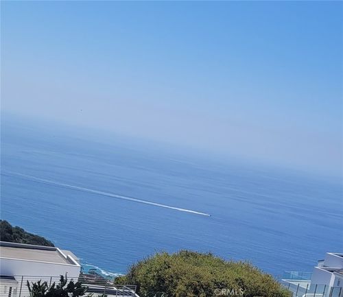 820 Acapulco St, Laguna Beach, CA, 92651-3801 | Card Image